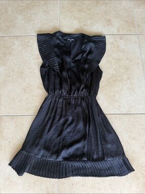 XS Steve Madden Ruffle Sleeve Black Dress - Elegant Women's Dress